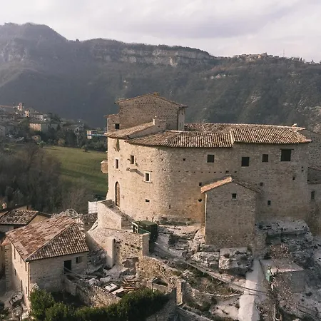 Castel Di Luco - Authentic 11th-century Castle Vendégház 4*